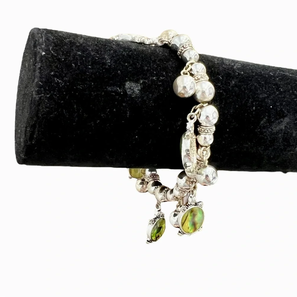 VINTAGE SILVER TONE BEADS & GREEN TURTLE CHARM STRETCH BRACELET
